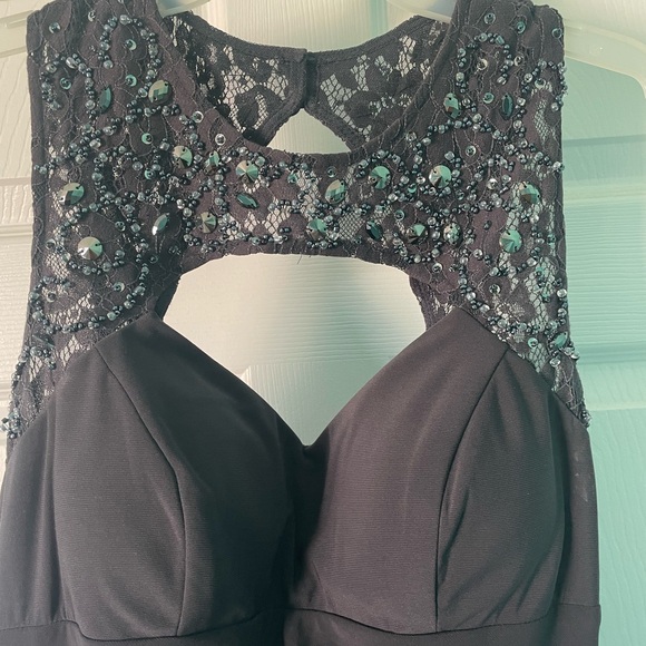 Cache Dress - Picture 3 of 5